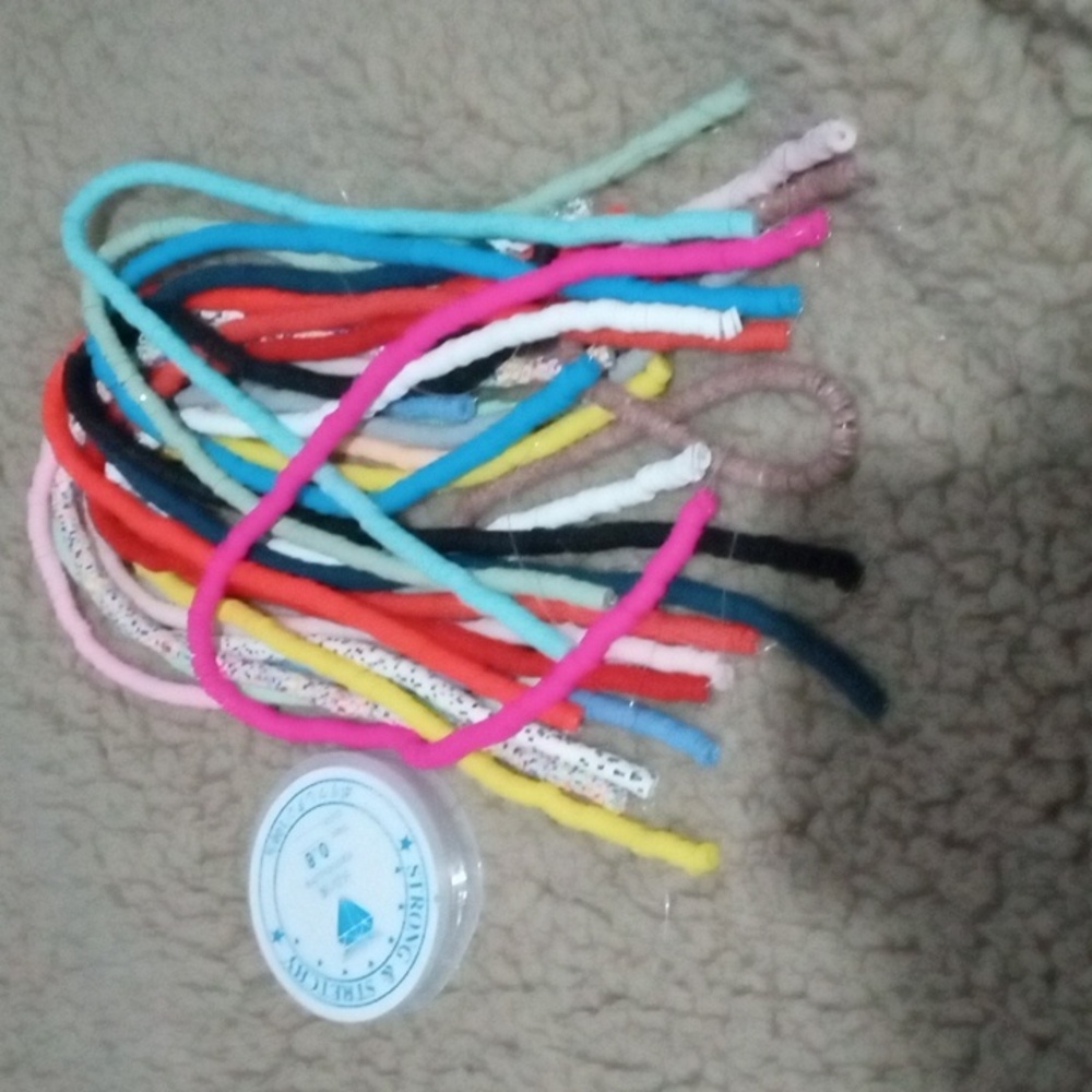 20 strands of clay beads comes with string